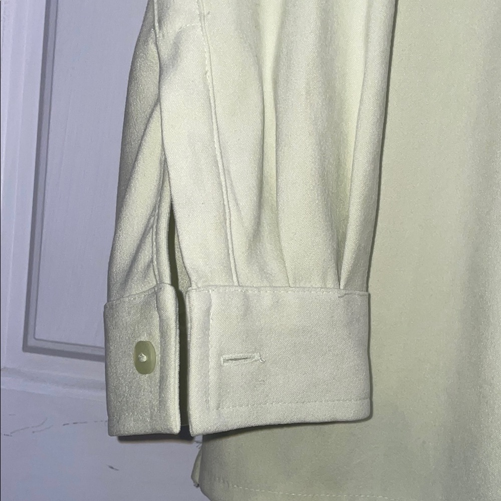 Sag Harbor Pale Green Blouse - Picture 5 of 5